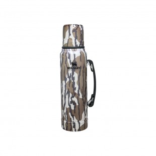 GARRAFA TERMICA STANLEY CLASSIC BOTTLE CAMUFLADO 1.4L